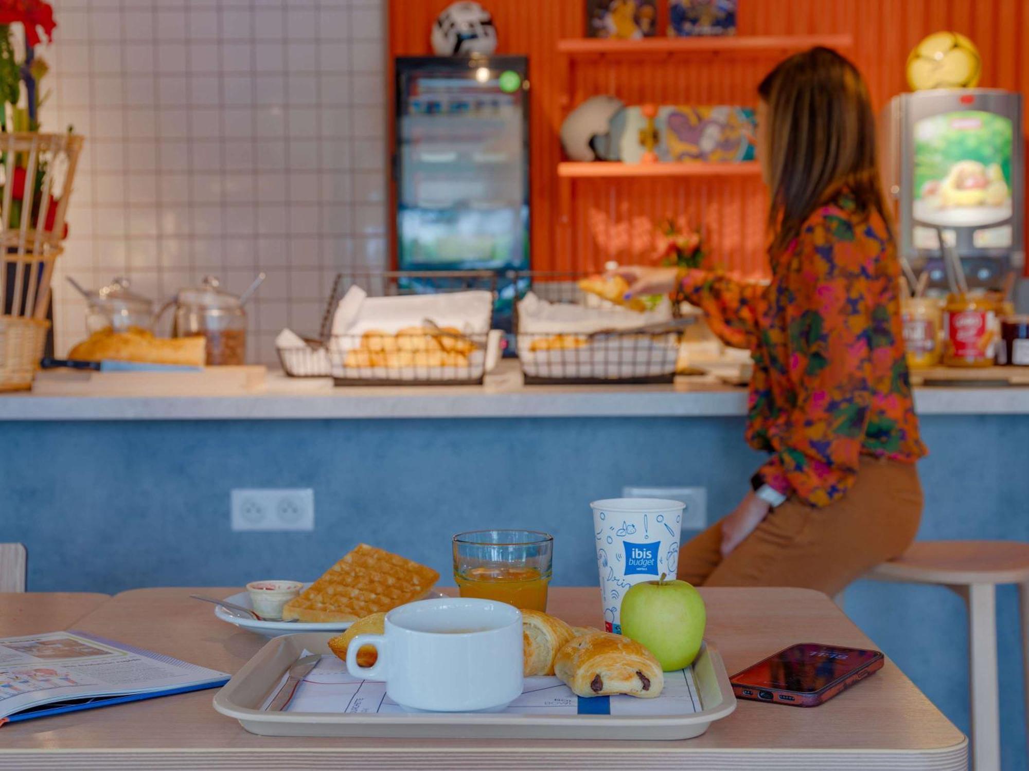 Ibis Budget Lyon Est Saint Quentin Fallavier Exteriör bild